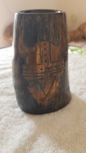 Taza de cuerno de búfalo hecha a mano con correa de cuero diseño religioso ecológico para recreaciones bares regalos y coleccionistas de la India - Product Image 5