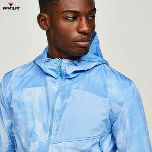 Chaqueta cortavientos de tela impermeable con capucha y sublimación para hombre de diseño personalizado hecho en fábrica a la venta - Product Image 4