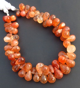 Orange Sparkle Sunstone Briolette Cuentas sueltas 9 Strand Teardrop Corte facetado 10-15mm Gemas africanas naturales Lote al por mayor - Product Image 1