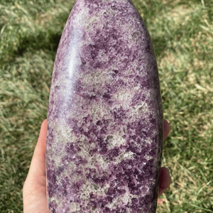 Piedra curativa tallada de cristal de forma libre de lepidolita pulida Natural para decoración del hogar, mascota de equilibrio de energía Reiki de meditación - Product Image 4