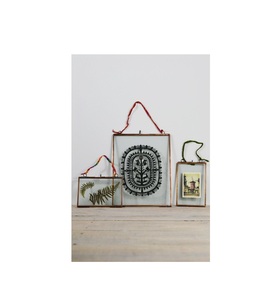 Cadre photo en métal au look vintage artistique avec des sculptures complexes adaptées à la décoration intérieure classique et traditionnelle - Product Image 3