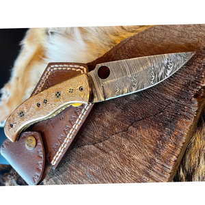 มีดพับเหล็กดามัสกัสทำมือ ด้ามไม้สลักลาย งาน DIY รับผลิตตามแบบ (OEM) มีดยุทธวิธีสำหรับตั้งแคมป์และล่าสัตว์ คุณภาพสูง - Product Image 5