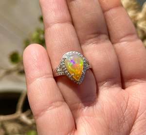 Bague d'éternité minimaliste en argent sterling 925 plaqué or avec opale naturelle et diamant taille brillant rond, pour mariage et soirée - Product Image 3