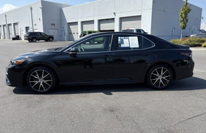 Voiture d'occasion TOYOTA Camry SE SEDAN automatique turbo, conduite à gauche, pneus R21, abordable et propre, prête à être expédiée dans le monde entier - Product Image 4