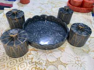 100% ensemble de quatre pots de qualité supérieure et plateau décoratif en résine couleur noir - Product Image 5