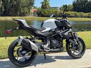 CFMOTO 450NK 2024 d'occasion disponible à la vente - Product Image 3