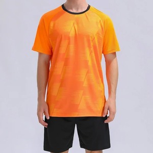 Kits de uniformes de fútbol totalmente personalizables con impresión por sublimación de camiseta OEM con logotipo de Club para ropa de equipo - Product Image 6