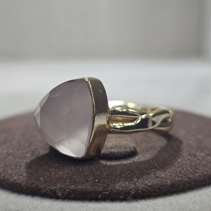 Bague vintage en argent sterling 925 plaqué or avec pierres précieuses, forme trilienne unique, calcédoine rose naturelle, éternité vermeil - Product Image 3