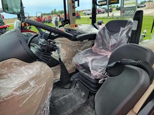 รถแทรกเตอร์มือสองคุณภาพสูง Massey Ferguson 4710 ขับเคลื่อน 4 ล้อ เกียร์ธรรมดา สีแดง ห้องโดยสารปิด 42 แรงม้า อุปกรณ์การเกษตร - Product Image 2
