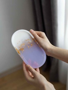 ถาดเรซิ่นตกแต่งหลากสี ถาดจัดระเบียบเครื่องสำอาง ของตกแต่งบ้าน ถาดเรซิ่นทรงรี ถาดวางของบนโต๊ะเครื่องแป้ง คุณภาพสูง - Product Image 4