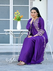 Robe de chinon lavable longueur au sol avec col en V brodé motif tissé solide et patchwork - Product Image 4