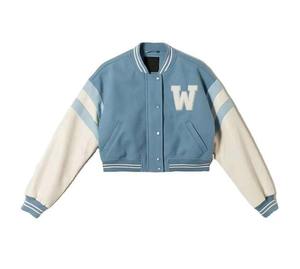 แจ็คเก็ตวาร์ซิตี้ทรงครอปสำหรับผู้หญิง ดีไซน์ทันสมัย แขนยาว สวมใส่สบาย พร้อมสีและโลโก้ปักแบบกำหนดเอง - Product Image 4