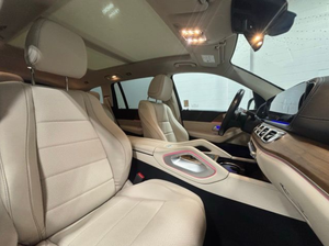 SUV de luxe 4x4 certifié 2022, très propre, faible kilométrage, blanc, essence - Product Image 2