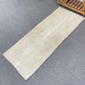 พรมตุรกีโบราณขนาดเล็ก 1.8x4.8 ฟุต พรมขนสัตว์สีเบจ - Product Image 1