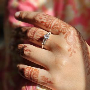 Topacio azul Cuarzo Infinito Anillo de plata Ajuste de garra Joyería de plata simple para bodas y fiestas - Product Image 1