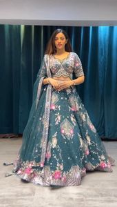 Lehenga Choli pour adultes à la mode avec filet papillon, avec cancan et patta en toile, sequins brodés, vêtements indiens et pakistanais - Product Image 3