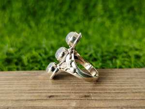 Anillo de Plata de Ley 925 Hecho a Mano con Piedra Lunar de Corte Ovalado y Engaste de Bisel, Estilo Bohemio para Bodas y Fiestas - Product Image 3