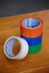 Cinta adhesiva de poliéster resistente al agua de doble cara de longitud personalizada hecha en Vietnam, acrílico sensible a la presión fuerte para Paleta de cartón - Product Image 4