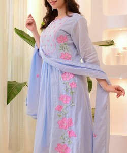 MODERNE PARAMPARA SOIE BRODERIE TRAVAIL HAUT BAS AVEC DUPATTA CASUAL WEAR PRIX DE GROS VÊTEMENT ETHNIQUE - Product Image 6