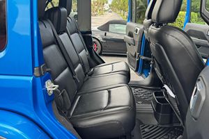 WRANGLER Unlimited Rubicon 392 4x4 2021, Bajo Kilometraje, Motor en Excelente Estado, Transmisión Automática, Techo Panorámico, Luces LED, Listo para Enviar - Product Image 6