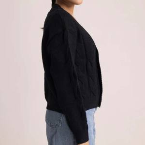 Nouveauté Pull en tricot épais respirant pour femmes en taille plus, 100% coton, col en V, logo sur le devant, vente en gros - Product Image 5