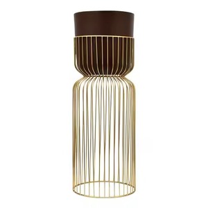 Maceta de Color dorado de estilo único con soporte, maceta decorativa de diseño de Metal hecha a mano para decoración de jardín y balcón interior y exterior - Product Image 2