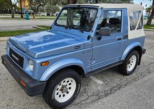 Suzuki Samurai 4x4 1988, boîte manuelle 5 vitesses, 4 roues motrices, prêt à être expédié - Product Image 4