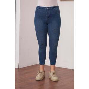 Jeans de Mezclilla Azul Talla Grande con Adornos de Piedras - Product Image 1