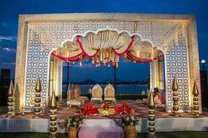 Gran decoración de escenario de boda tradicional del sur de la India decoración de escenario de boda real Tamil Kerala escenario de boda de oro - Product Image 5