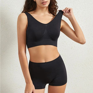 Conjunto de yoga ultra suave Pantalones cortos de cintura alta con Sujetador deportivo de apoyo para correr y yoga - Product Image 5