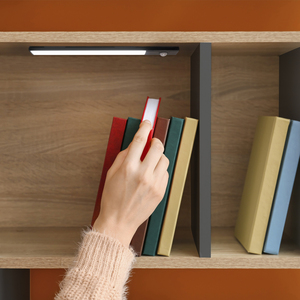 Emuca Kaus Espagne Applique murale à capteur LED Noir USB Rechargeable Détection de mouvement Longueur 600mm Aluminium Plastique Peint - Product Image 2