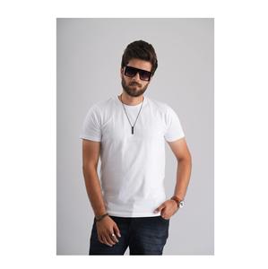 Camiseta lisa de algodón suave de la mejor calidad para hombre, grapa minimalista para la comodidad diaria disponible para la venta - Product Image 1