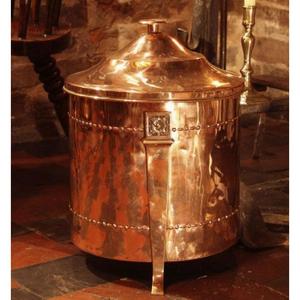 Cubo de carbón de cobre clásico con diseño martillado detallado y acabado antiguo y perfecto para casas tradicionales que buscan - Product Image 1
