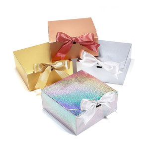 Caja de regalo de embalaje rojo de cuero de vaca blanco y negro de cartón, tamaño personalizable y logotipo impreso, embalaje de cartón dorado y plateado láser - Product Image 2