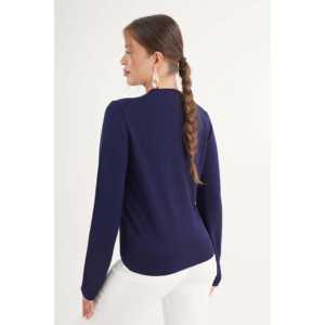 Suéter de punto fino azul marino con cuello redondo para mujer, diseño al por mayor - Product Image 1