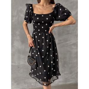 Robe élégante noire à col bateau et bustier Topshow pour femme – Vente en gros - Product Image 2