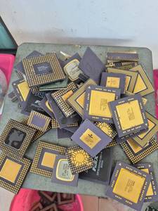 Processeur de bureau d'occasion reconditionné Pro Gold Ceramic High Grade CPU Scrap pour processeur Core Quad-Core 3.6GHz 12MB L3 Cache - Product Image 3