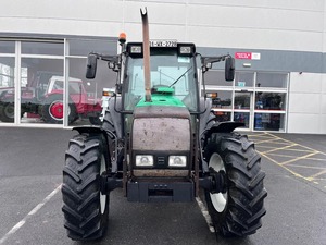 2001 Vaaltra 6650 Hi Tech Tracteur d'origine très propre 3 vannes à bobine Boutons de commande de levage externes 18000 HRS - Product Image 4