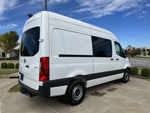Mercedes-Benz Sprinter 2500 2023, Furgoneta de Pasajeros 144, Autonomía de 501-600 km, Motor de 100-150 kW, Torque de 500 Nm, Batería de 90-110 kWh, EE. UU. - Product Image 3