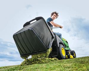 Asequible 2024 JohnDeere X758 4X4 Ride-On Cortacésped Tractor de jardín Maquinaria para cortador de césped al por mayor - Product Image 3