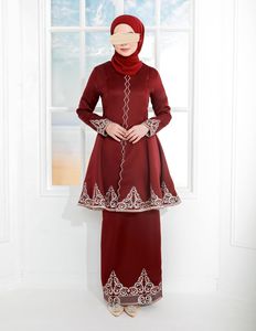 SIPO พลัสขนาดผู้หญิงที่มีคุณภาพสูงโพลีเอสเตอร์ใหม่ชุดมาเลย์แบบดั้งเดิมออนไลน์2022สีแดง Baju Kurung กับเย็บปักถักร้อย - Product Image 2