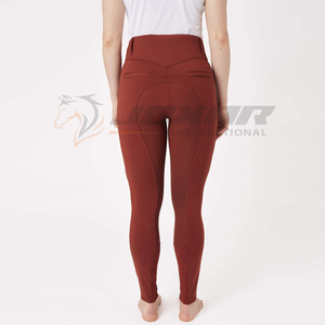 Jodhpurs équestres confortables fabriqués avec une doublure légère en tissu de contrôle de l'humidité, une ceinture flexible et des coutures durables - Product Image 2