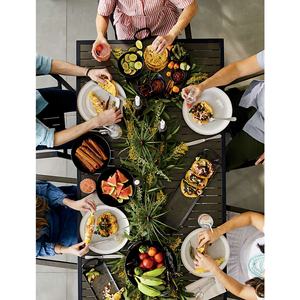 Bandeja de Servicio Rectangular Moderna de Lujo, de Aluminio Móvil con Resorte, Superficie Plateada Martillada, Decoración Abstracta para Navidad y Bodas - Product Image 6