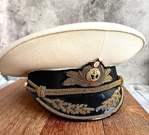 Gorra blanca de uniforme de alta calidad con insignia de lingotes, gorras de pico al por mayor, precio barato personalizado a la venta - Product Image 4