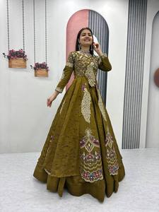 Lehenga Choli en soie Vichitra de style lourd, taille M à XXL - Product Image 4