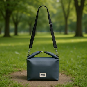 Bolsa de Almuerzo Black+Blum de 10L Color Pizarra, Elegante y Práctica para Llevar tus Comidas - Product Image 3