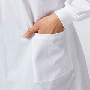 Bata de laboratorio antimicrobiana para uso clínico Bata de laboratorio corta para procedimientos rápidos Bata de laboratorio resistente a fluidos para técnicos de laboratorio - Product Image 6