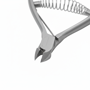 Coupe-cuticules professionnel à double ressort en acier inoxydable |   Outil de manucure et pédicure à mâchoire pointue - Product Image 3