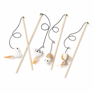 Natürlicher Holz-Katzenspielstab mit Glocke und Federmaus-Spielzeug, Interaktives Einzelseil-Katzenspielzeug für Hauskatzen, OEM-Anpassung - Product Image 1