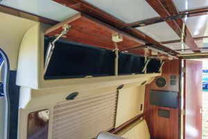 2021 MercedesBenz Sprinter 3500XD ~ 3.000 Millas Conversión de furgoneta de lujo Turbodiesel V6 Power US Origin - Product Image 4